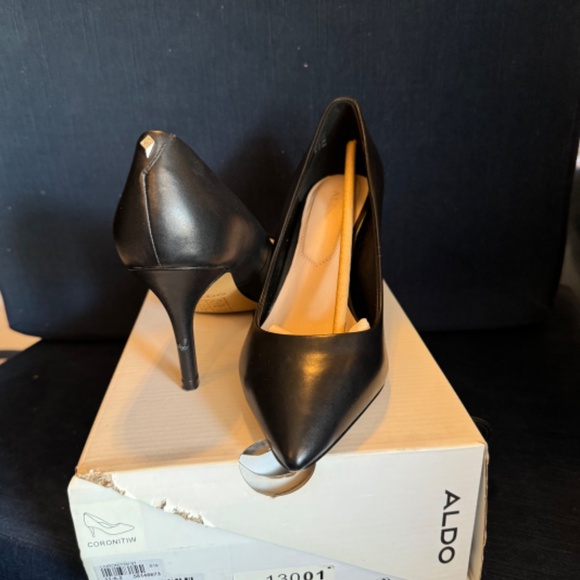 ALDO Coronitiflex Black Leather Stiletto Pumps sz 6, 3.25" - Picture 2 of 8